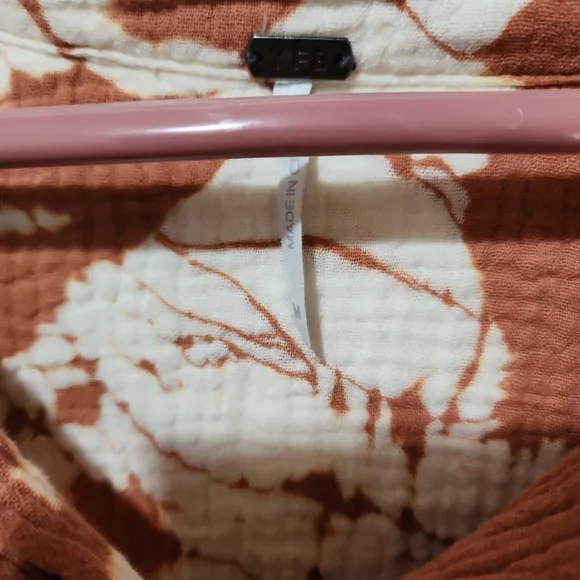 FFB NWOT Tunic Med tie dye brown and white 3/4 sleeve button up - Picture 2 of 8